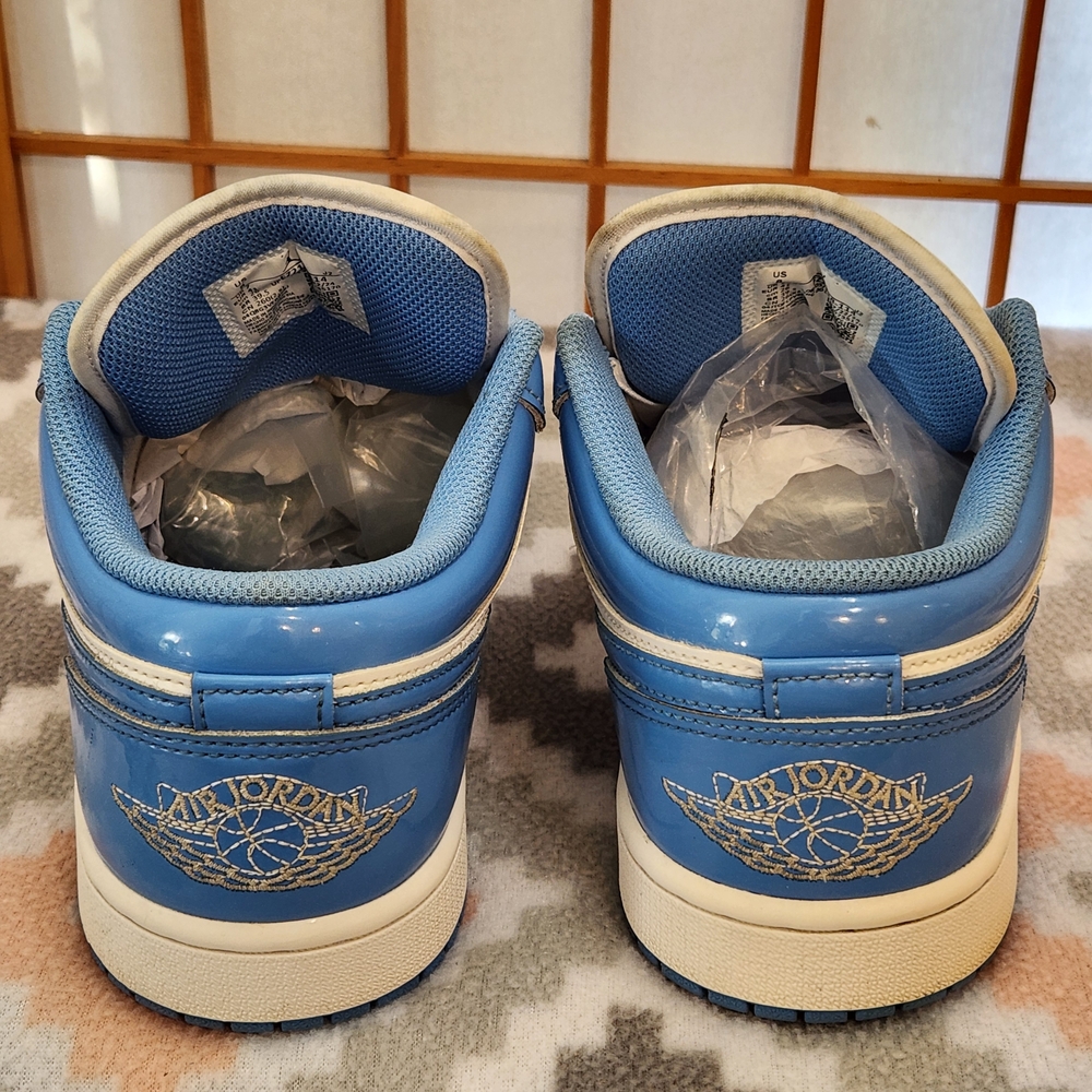 Nike Air Jordan 1 Low - Picture 2 of 10